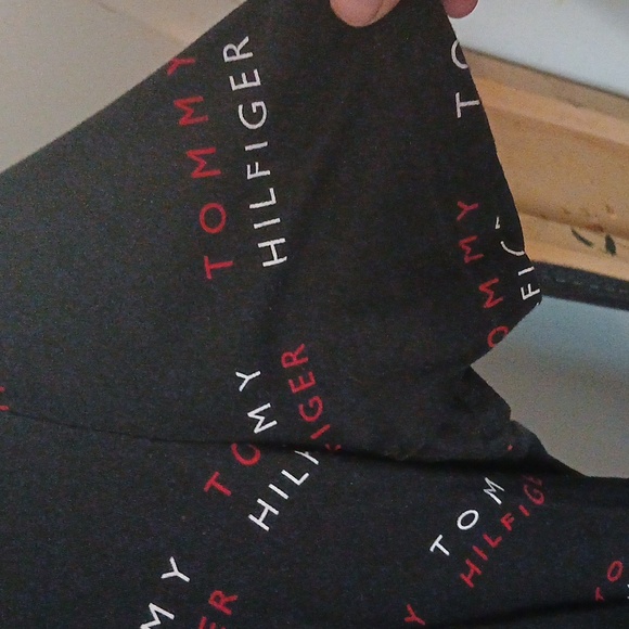 Men's Tommy hilfiger size M colors black white and red - Picture 5 of 9